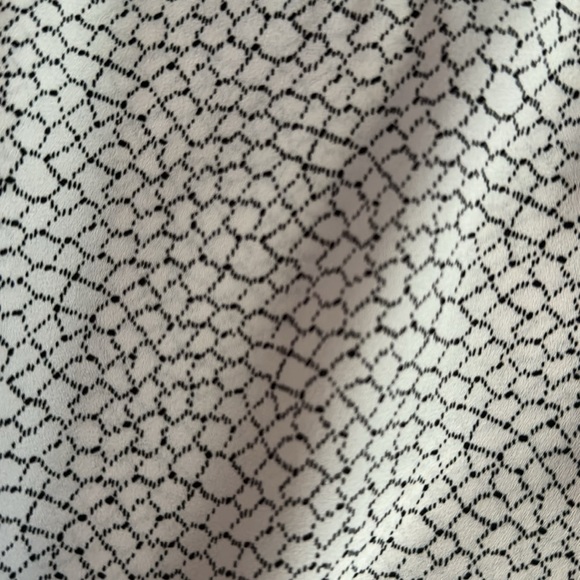 LOFT size SMALL Black and off white blouse - Picture 4 of 7
